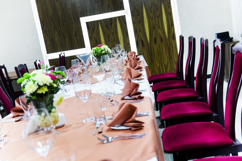 Hotel Orion Sosnowiec Esterno foto