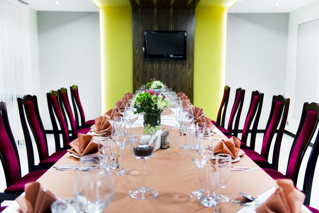 Hotel Orion Sosnowiec Esterno foto