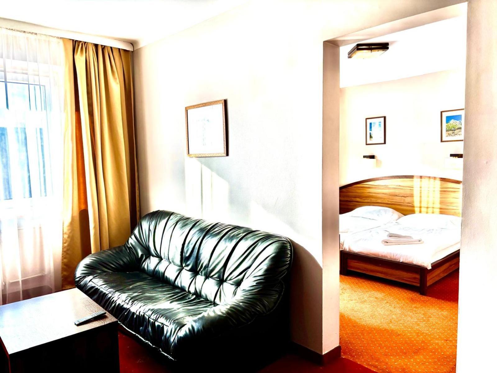 Hotel Orion Sosnowiec Esterno foto