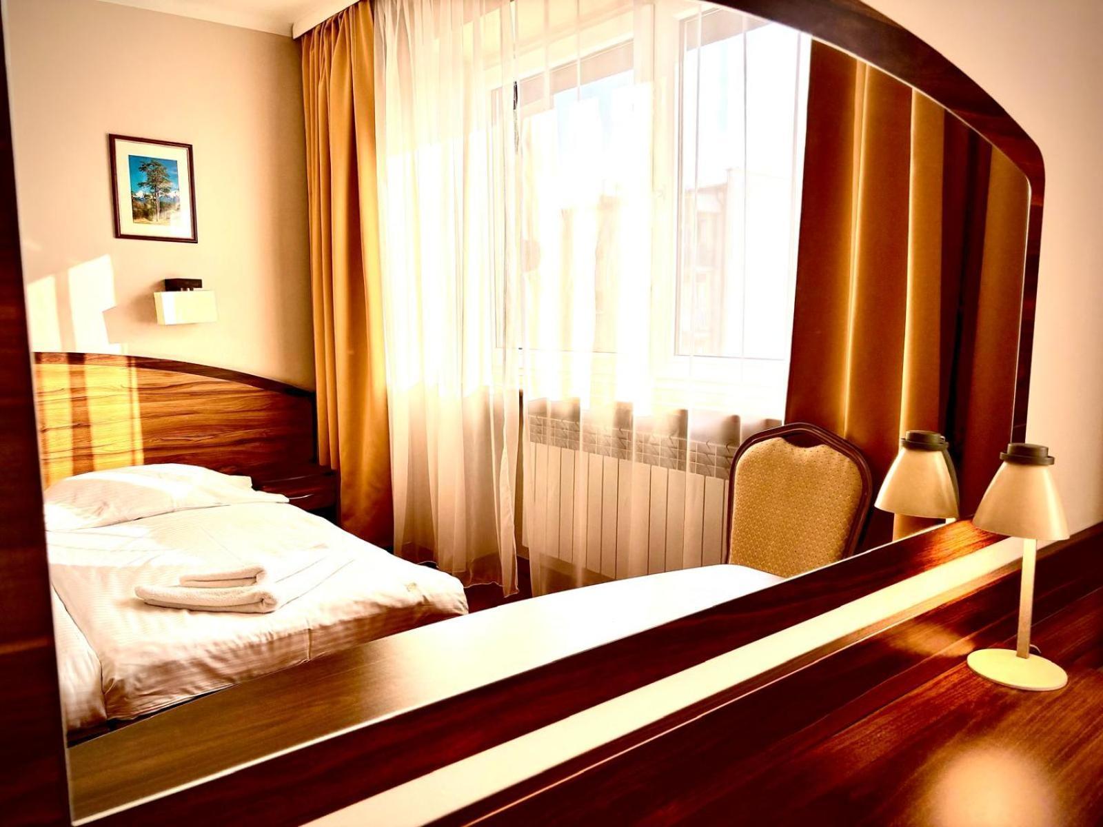 Hotel Orion Sosnowiec Esterno foto