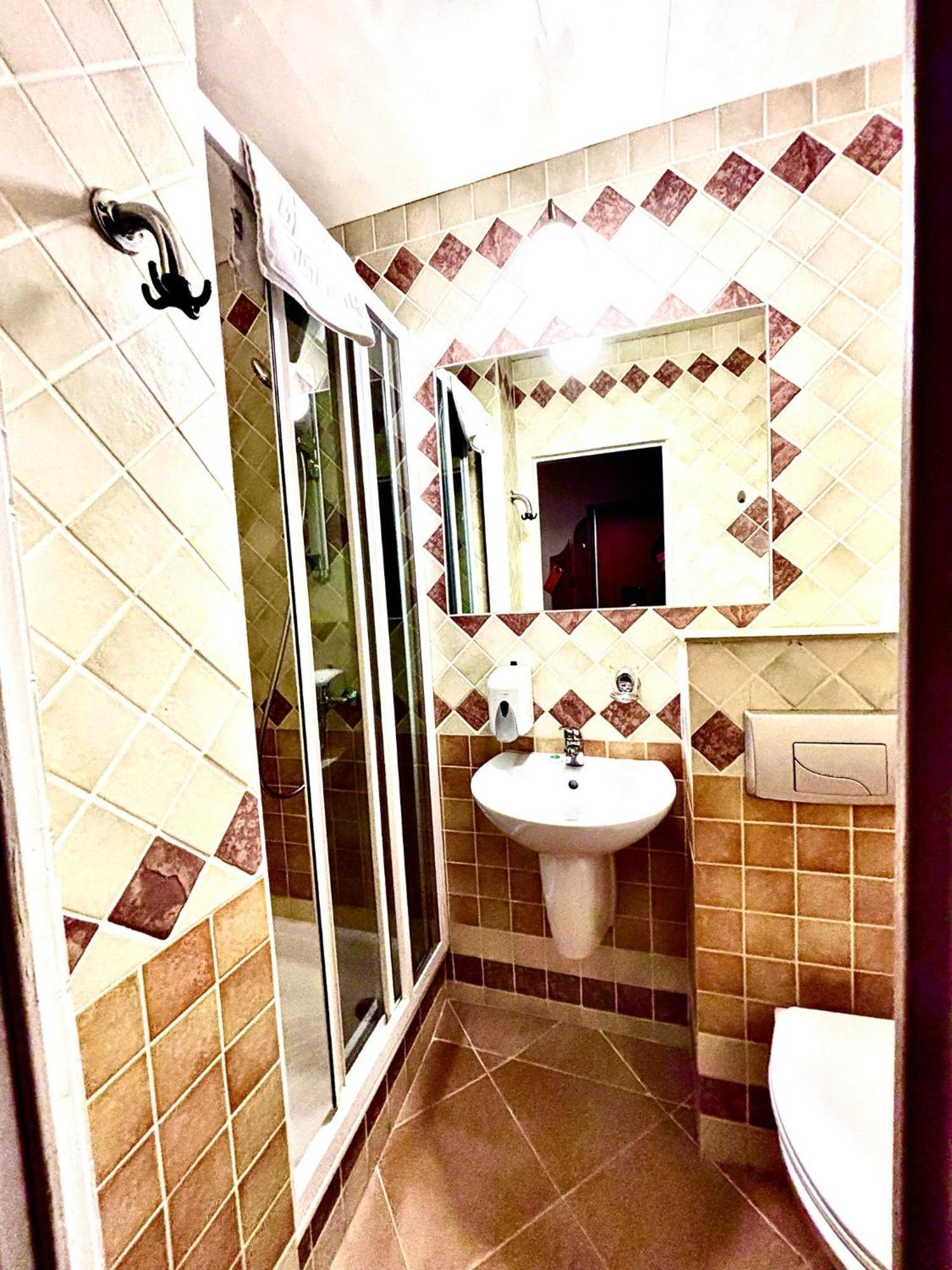 Hotel Orion Sosnowiec Esterno foto