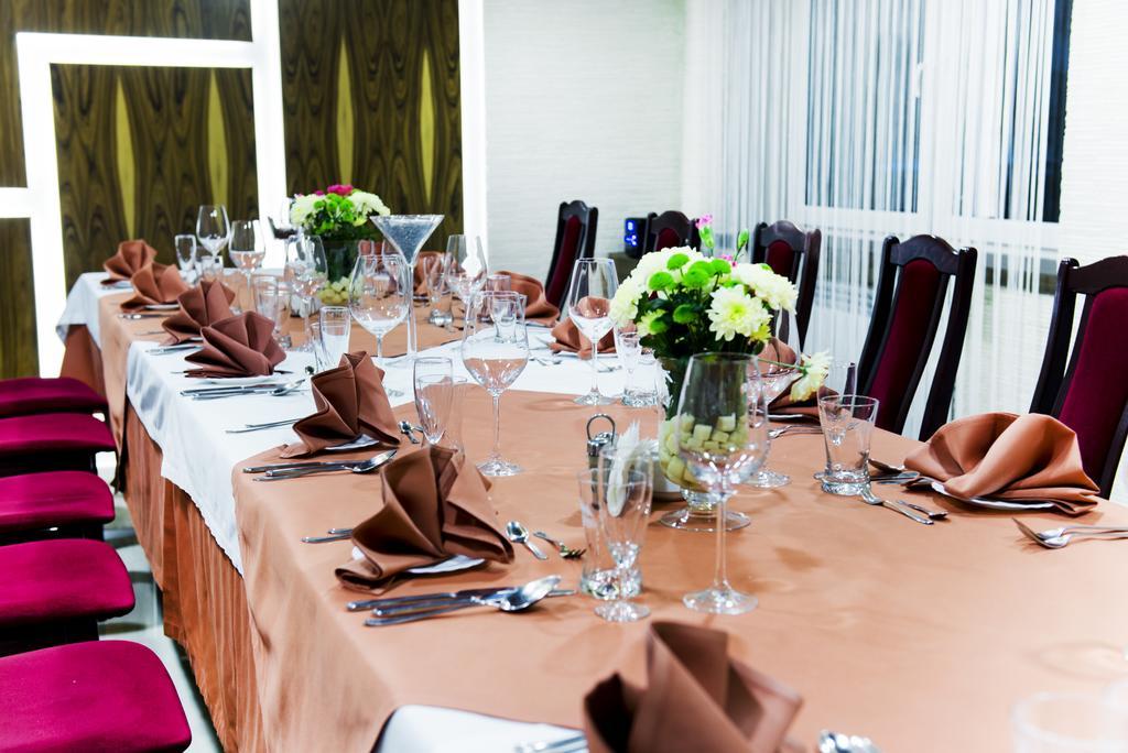 Hotel Orion Sosnowiec Esterno foto