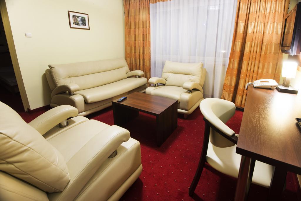 Hotel Orion Sosnowiec Esterno foto