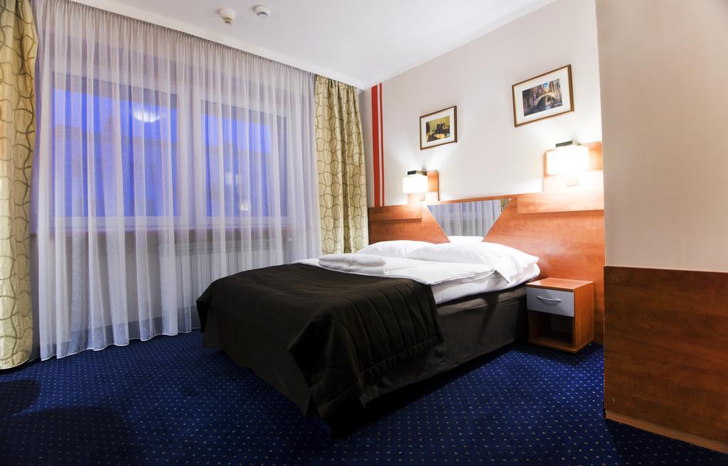 Hotel Orion Sosnowiec Esterno foto