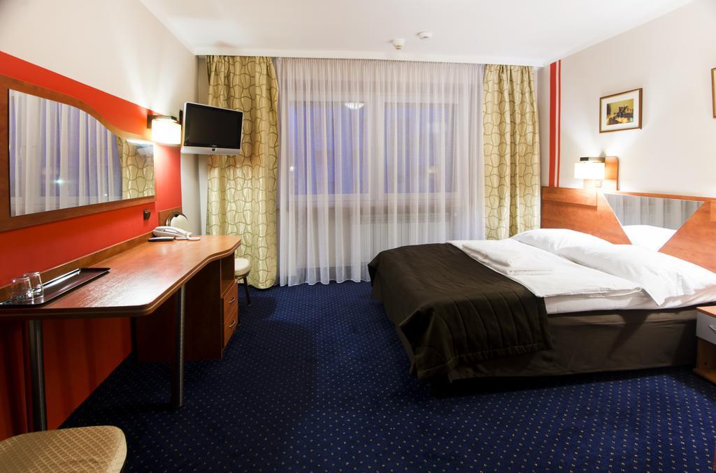 Hotel Orion Sosnowiec Esterno foto