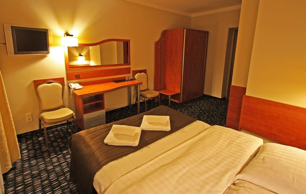 Hotel Orion Sosnowiec Esterno foto